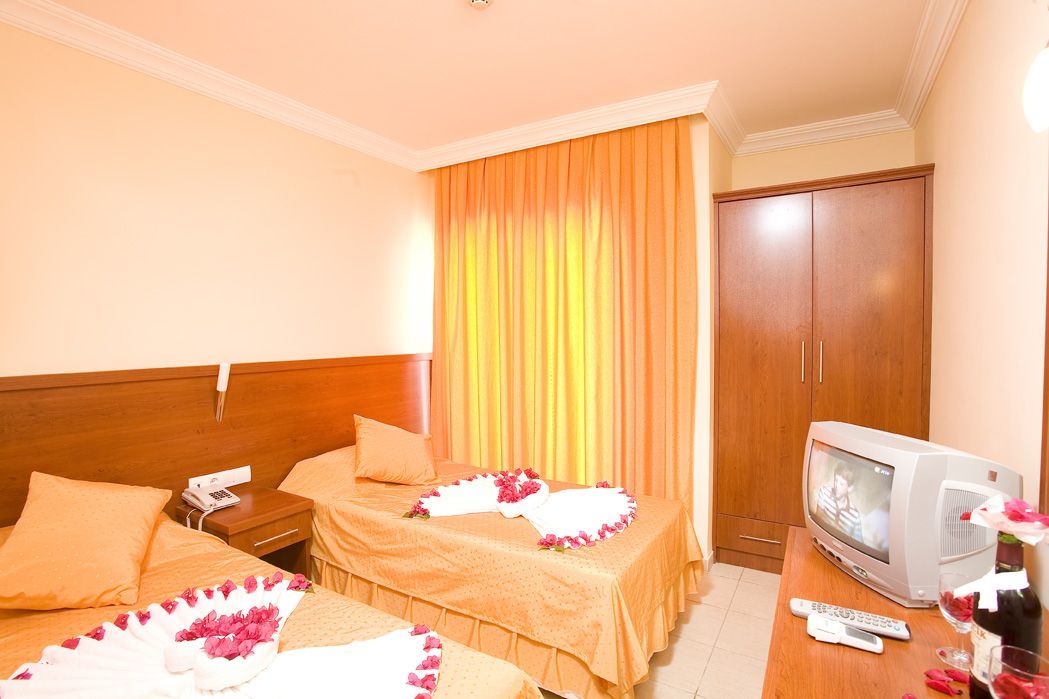 Selenium Hotel Side